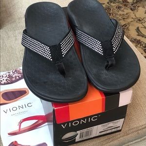 Vionic Tiders size 7 black, like new